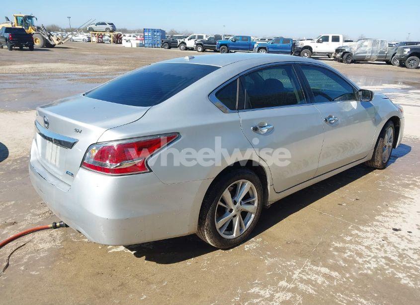 Photo 4 of 2014 Nissan Altima 2.5 SV (VIN 1N4AL3AP8EC193129)