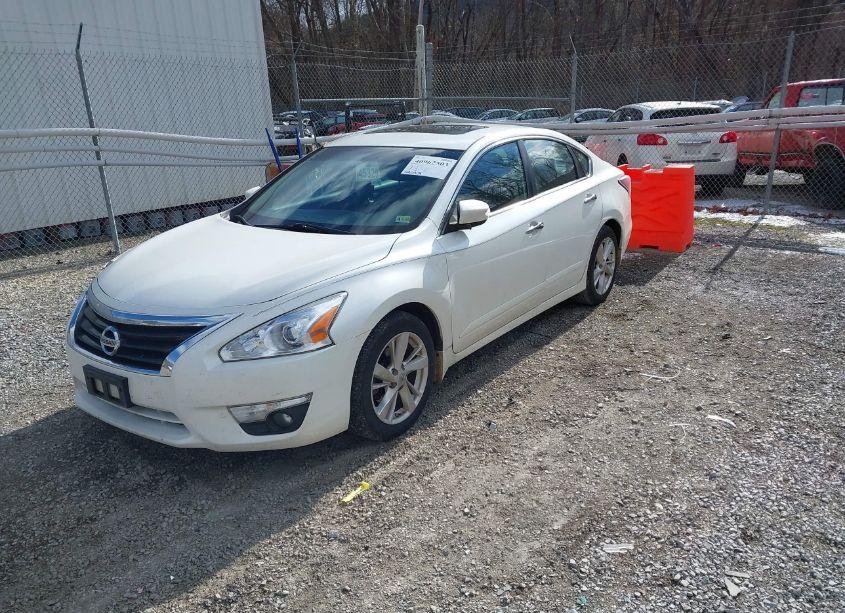 Photo 2 of 2014 Nissan Altima 2.5 SV (VIN 1N4AL3AP8EC197987)