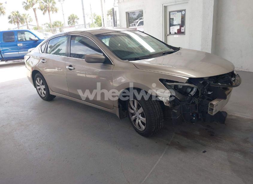 2014 Nissan Altima 2.5 S (VIN 1N4AL3AP8EC324107) main photo