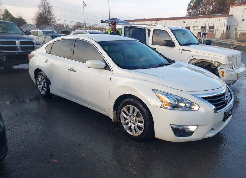 2014 Nissan Altima 2.5 S (VIN 1N4AL3AP8EN213450) main photo