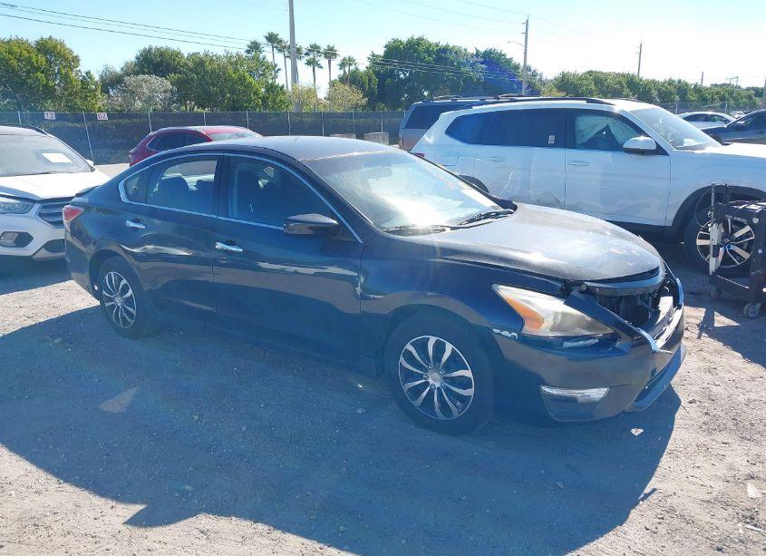 2014 Nissan Altima 2.5 S (VIN 1N4AL3AP8EN221743) main photo