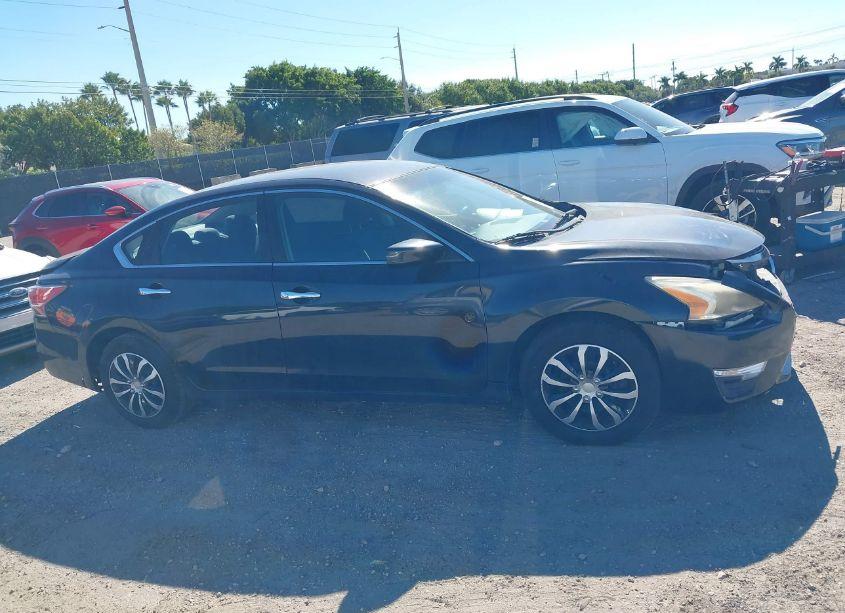 Photo 13 of 2014 Nissan Altima 2.5 S (VIN 1N4AL3AP8EN221743)