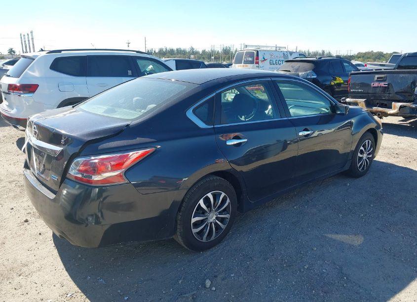 Photo 4 of 2014 Nissan Altima 2.5 S (VIN 1N4AL3AP8EN221743)