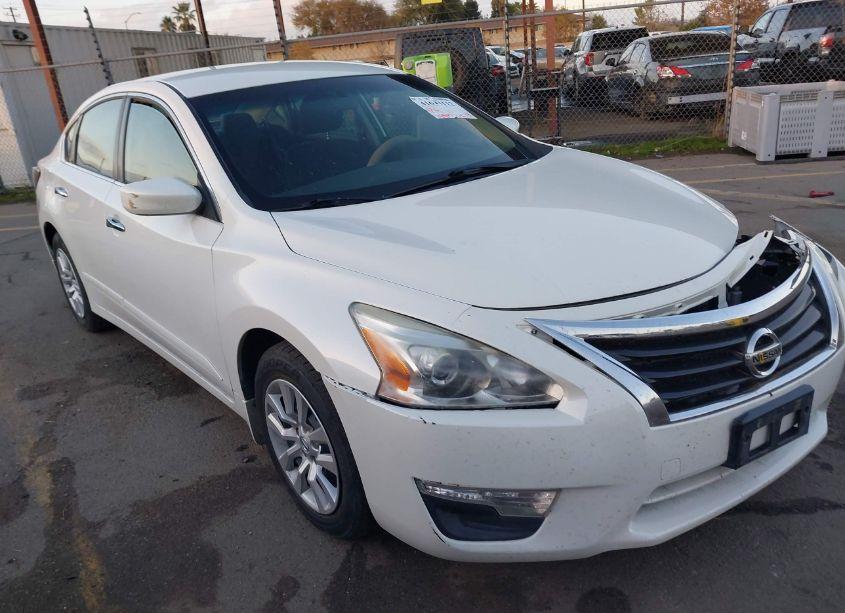 2014 Nissan Altima 2.5 S (VIN 1N4AL3AP8EN227963) main photo