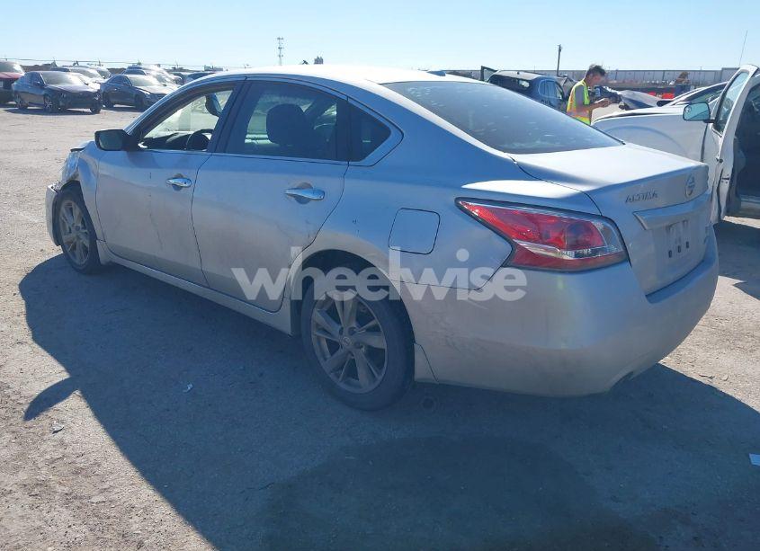 Photo 3 of 2014 Nissan Altima 2.5 SV (VIN 1N4AL3AP8EN232466)