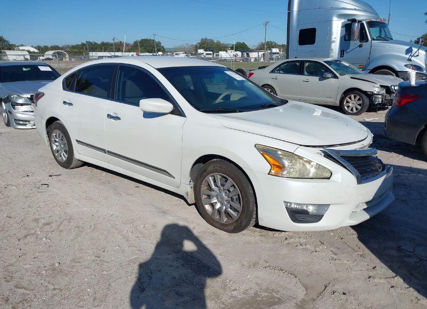 2014 Nissan Altima 2.5 S (VIN 1N4AL3AP8EN387390) main photo