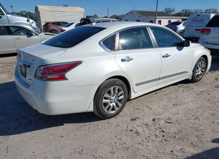Photo 4 of 2014 Nissan Altima 2.5 S (VIN 1N4AL3AP8EN387390)