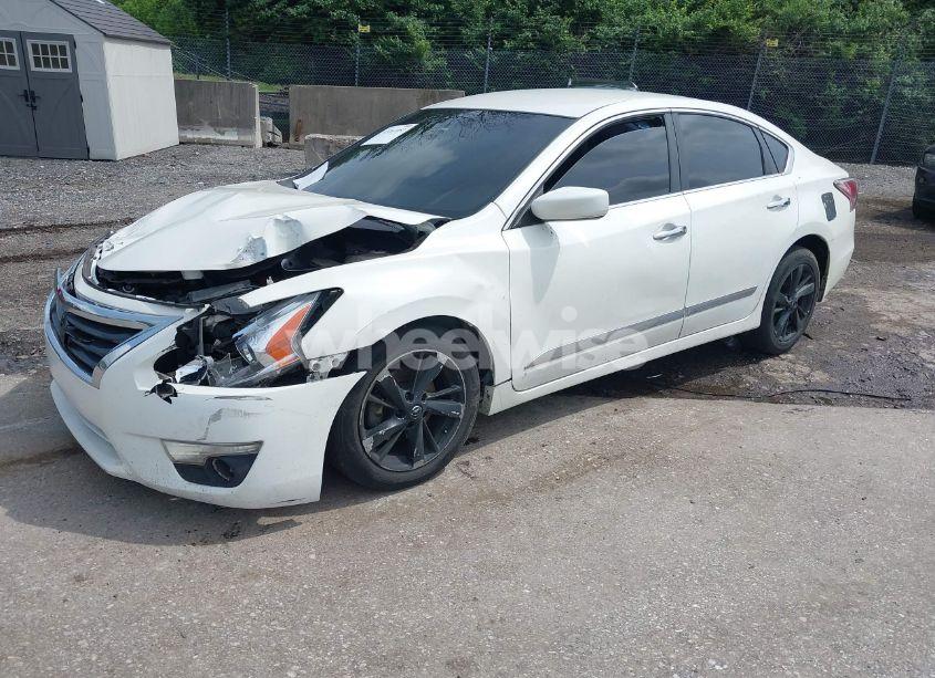 Photo 2 of 2015 Nissan Altima 2.5 SV (VIN 1N4AL3AP8FC108193)