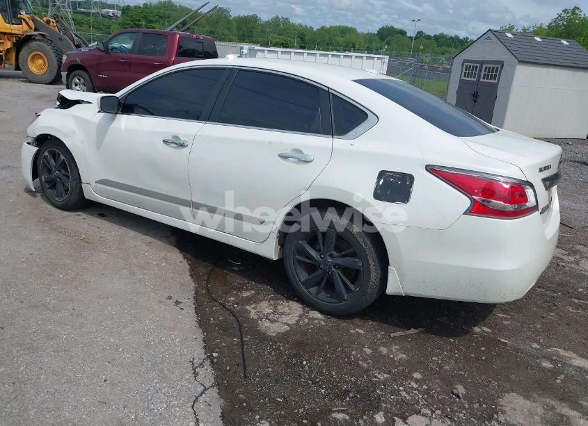 Photo 3 of 2015 Nissan Altima 2.5 SV (VIN 1N4AL3AP8FC108193)