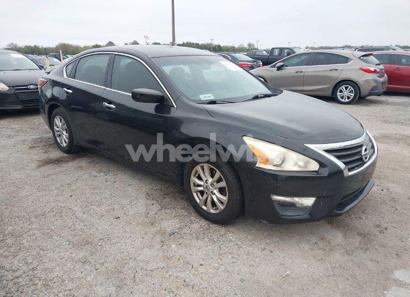 2015 Nissan Altima 2.5 S (VIN 1N4AL3AP8FC138102) main photo
