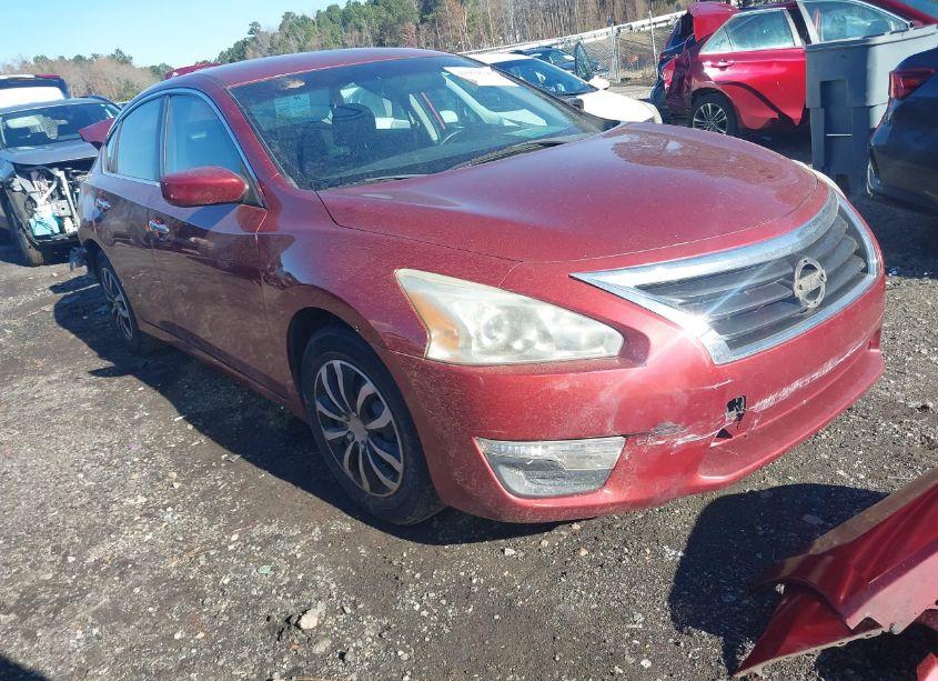 2015 Nissan Altima 2.5 (VIN 1N4AL3AP8FC155921) main photo
