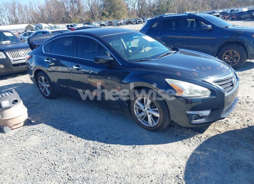 2015 Nissan Altima 2.5 SV (VIN 1N4AL3AP8FC157751) main photo