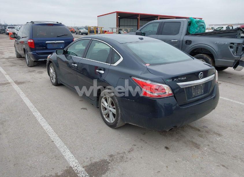 Photo 3 of 2015 Nissan Altima 2.5 SV (VIN 1N4AL3AP8FC166420)