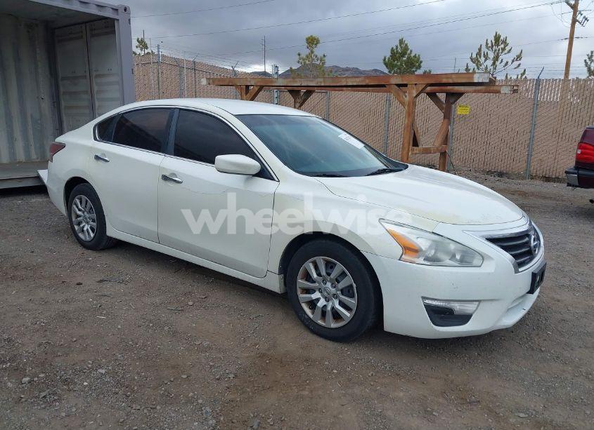 2015 Nissan Altima 2.5 S (VIN 1N4AL3AP8FC226275) main photo