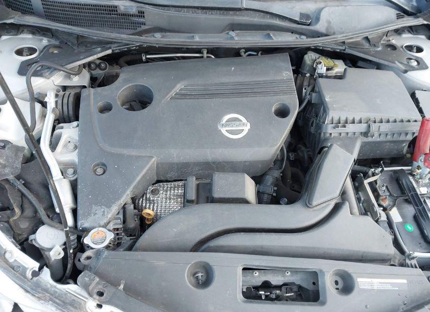 Photo 10 of 2015 Nissan Altima 2.5/2.5 S/2.5 SL/2.5 SV (VIN 1N4AL3AP8FC252827)