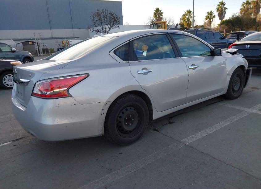 Photo 4 of 2015 Nissan Altima 2.5/2.5 S/2.5 SL/2.5 SV (VIN 1N4AL3AP8FC252827)