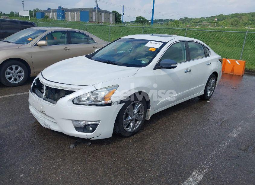 Photo 2 of 2015 Nissan Altima 2.5 SL (VIN 1N4AL3AP8FC256862)