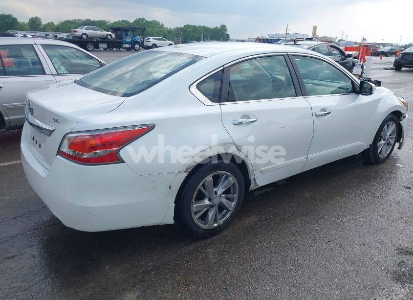 Photo 4 of 2015 Nissan Altima 2.5 SL (VIN 1N4AL3AP8FC256862)