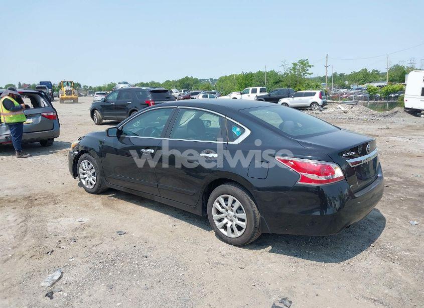 Photo 3 of 2015 Nissan Altima 2.5 S (VIN 1N4AL3AP8FC262712)