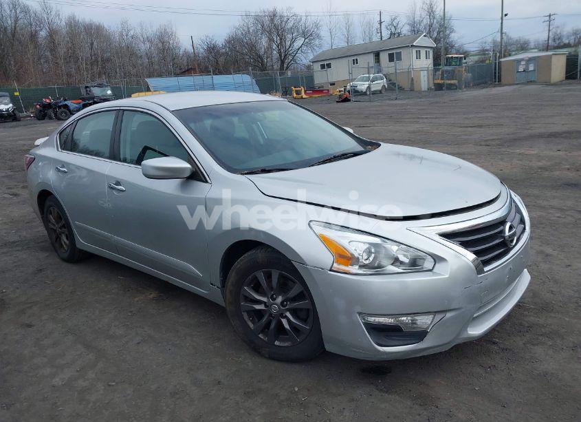 2015 Nissan Altima 2.5 S (VIN 1N4AL3AP8FC431188) main photo