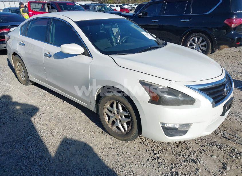 2015 Nissan Altima 2.5 S (VIN 1N4AL3AP8FC452851) main photo