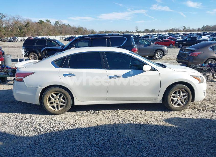 Photo 13 of 2015 Nissan Altima 2.5 S (VIN 1N4AL3AP8FC452851)