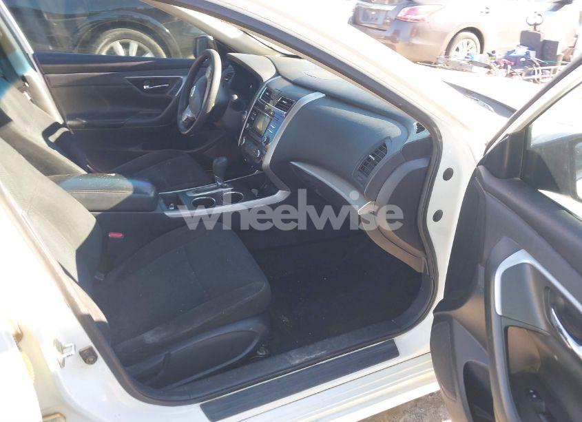 Photo 5 of 2015 Nissan Altima 2.5 S (VIN 1N4AL3AP8FC452851)