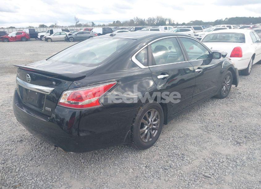 Photo 4 of 2015 Nissan Altima 2.5 S (VIN 1N4AL3AP8FC467639)