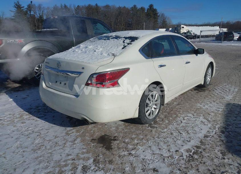 Photo 4 of 2015 Nissan Altima 2.5 S (VIN 1N4AL3AP8FC470847)