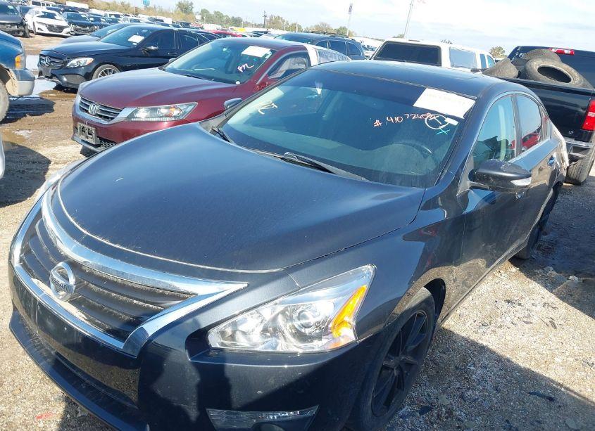 Photo 2 of 2015 Nissan Altima 2.5 SV (VIN 1N4AL3AP8FC477006)