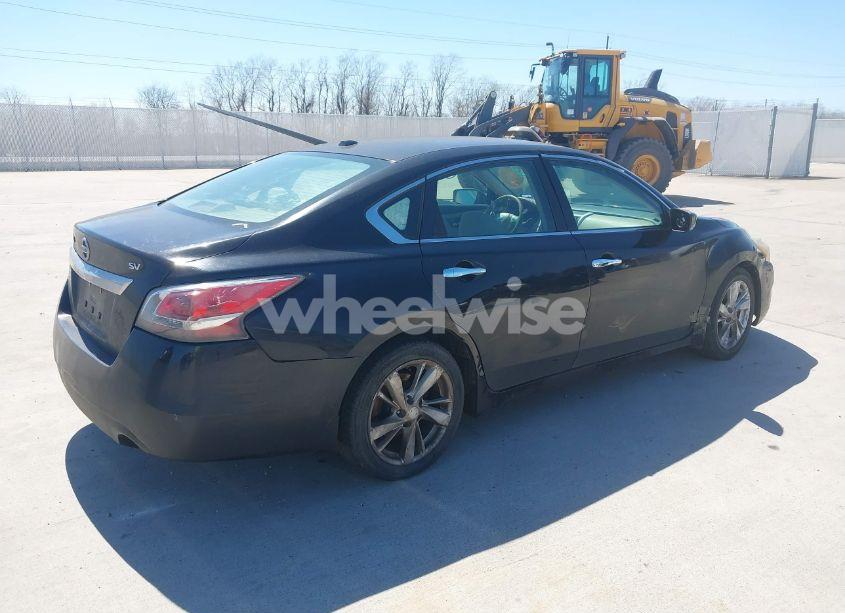 Photo 4 of 2015 Nissan Altima 2.5 SV (VIN 1N4AL3AP8FC498664)