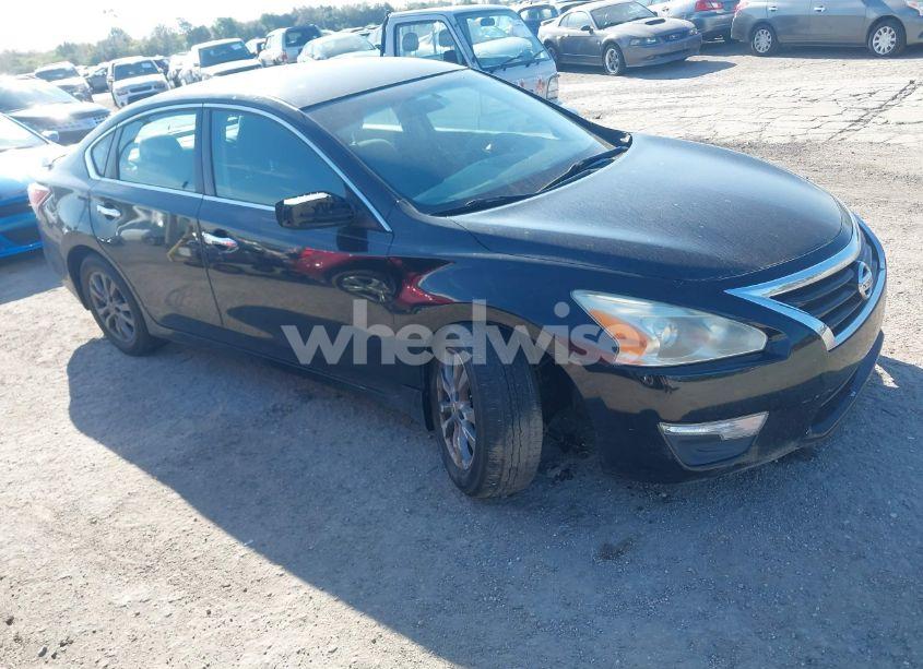2015 Nissan Altima 2.5 S (VIN 1N4AL3AP8FC575999) main photo