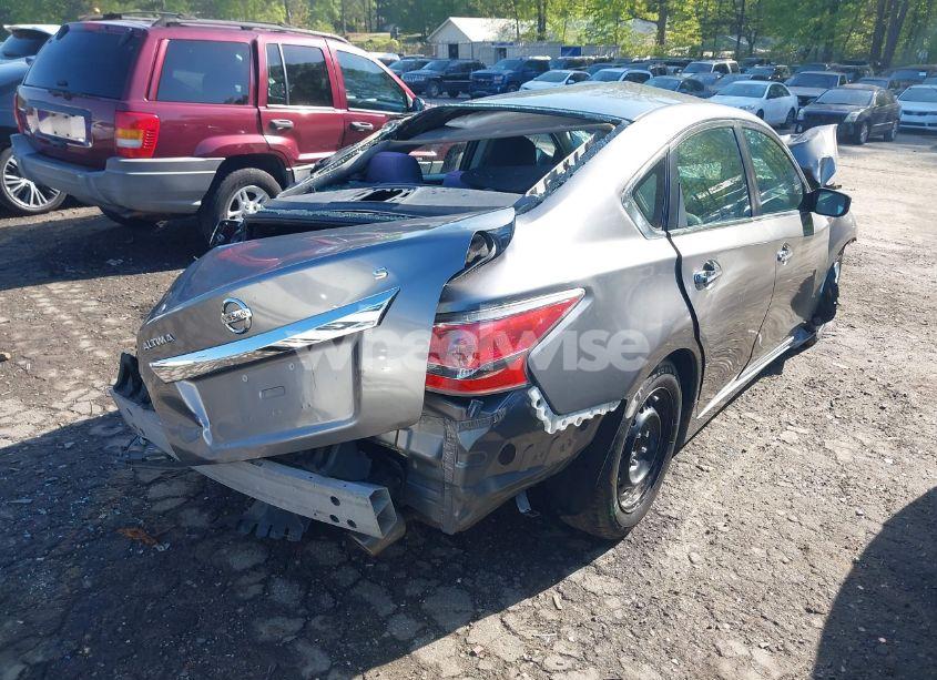 Photo 4 of 2015 Nissan Altima 2.5 S (VIN 1N4AL3AP8FC576828)