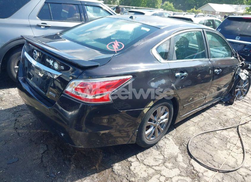 Photo 4 of 2015 Nissan Altima 2.5 S (VIN 1N4AL3AP8FC588106)