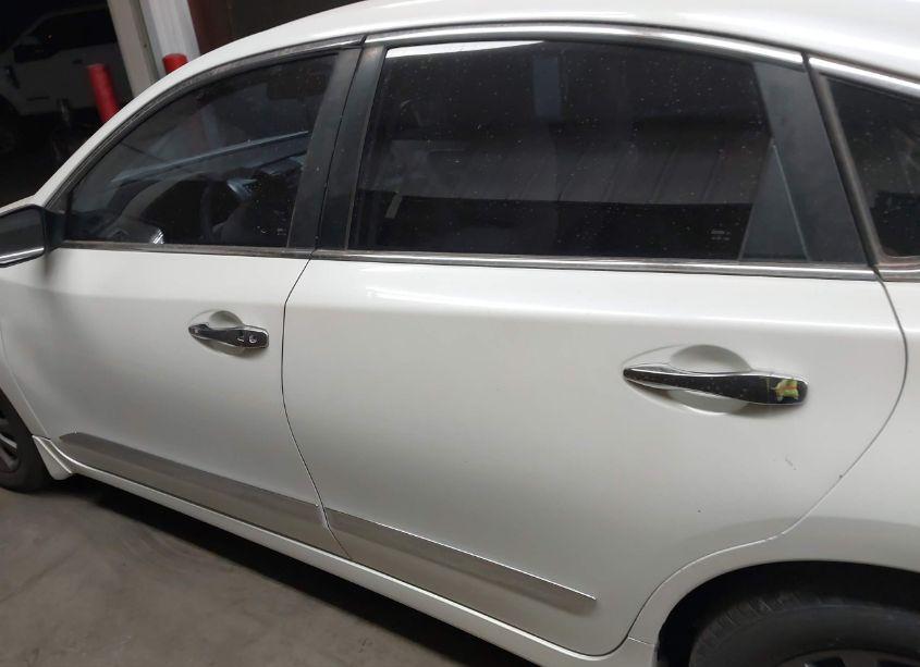 Photo 13 of 2015 Nissan Altima 2.5 S (VIN 1N4AL3AP8FC588624)