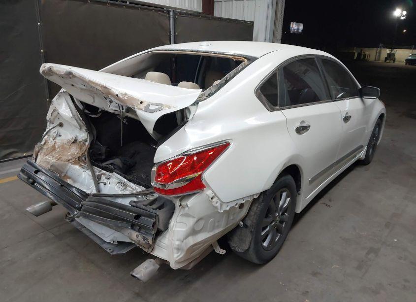 Photo 4 of 2015 Nissan Altima 2.5 S (VIN 1N4AL3AP8FC588624)