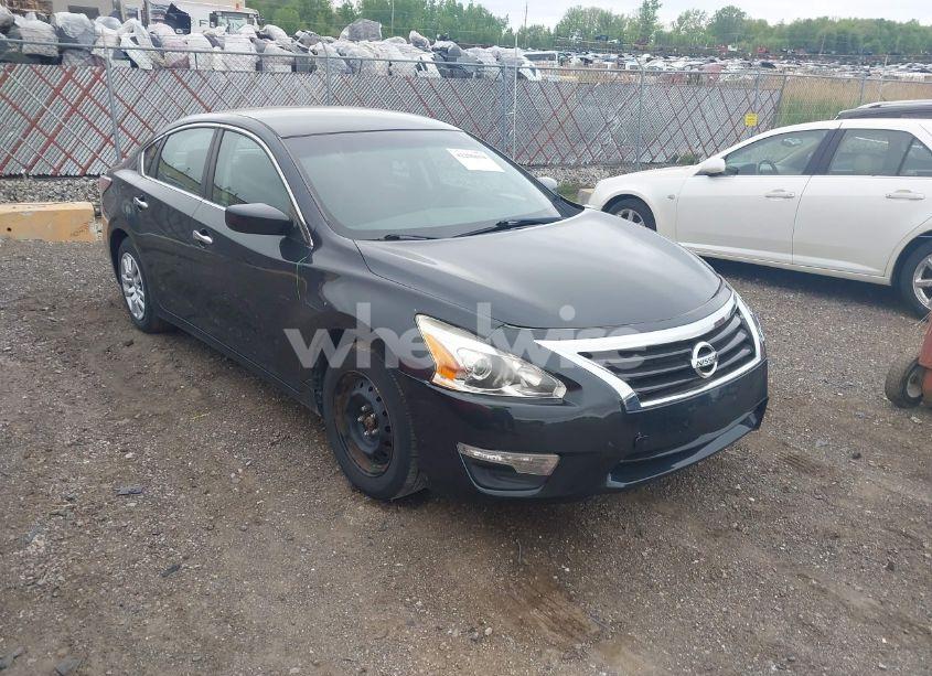 2015 Nissan Altima 2.5/2.5 S/2.5 SL/2.5 SV (VIN 1N4AL3AP8FN332911) main photo