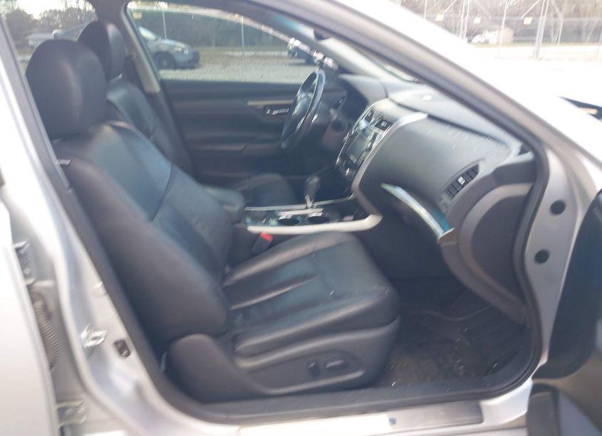 Photo 5 of 2015 Nissan Altima 2.5 SL (VIN 1N4AL3AP8FN347618)