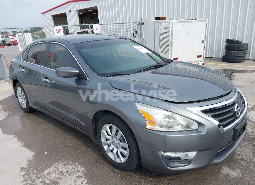 2015 Nissan Altima 2.5 S (VIN 1N4AL3AP8FN360594) main photo