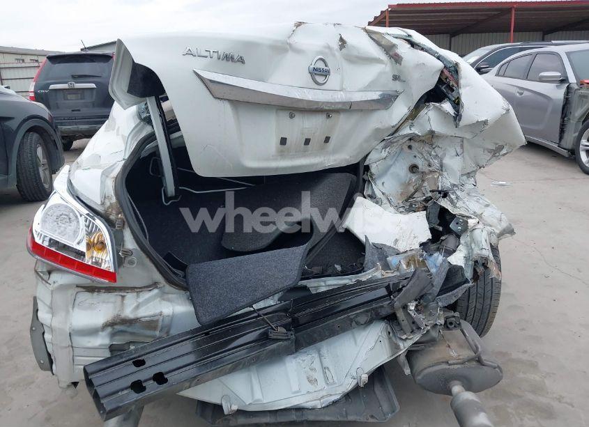 Photo 6 of 2015 Nissan Altima 2.5 SL (VIN 1N4AL3AP8FN380814)