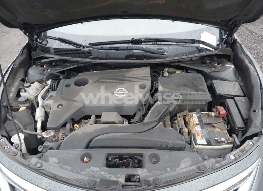 Photo 10 of 2015 Nissan Altima 2.5/2.5 S/2.5 SL/2.5 SV (VIN 1N4AL3AP8FN385642)