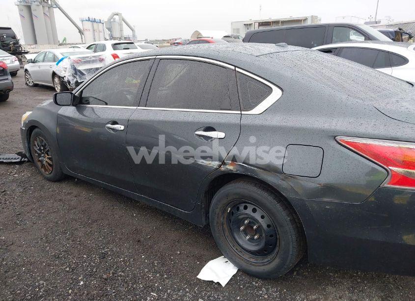 Photo 16 of 2015 Nissan Altima 2.5/2.5 S/2.5 SL/2.5 SV (VIN 1N4AL3AP8FN385642)