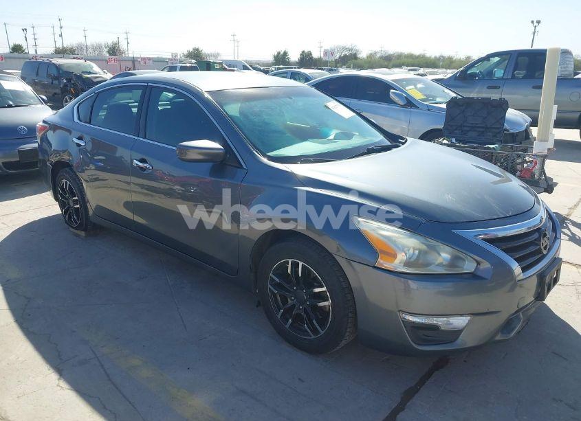 2015 Nissan Altima 2.5/2.5 S/2.5 SL/2.5 SV (VIN 1N4AL3AP8FN386161) main photo