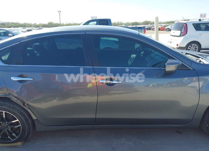 Photo 13 of 2015 Nissan Altima 2.5/2.5 S/2.5 SL/2.5 SV (VIN 1N4AL3AP8FN386161)