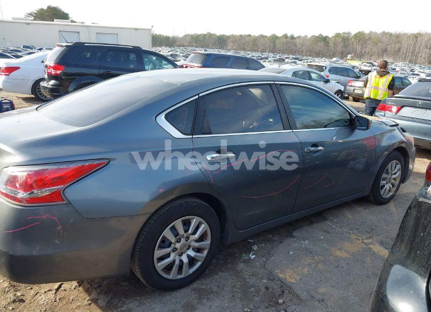Photo 13 of 2015 Nissan Altima 2.5/2.5 S/2.5 SL/2.5 SV (VIN 1N4AL3AP8FN388380)
