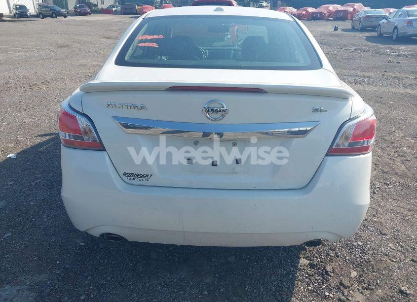 Photo 16 of 2015 Nissan Altima 2.5 SL (VIN 1N4AL3AP8FN400804)