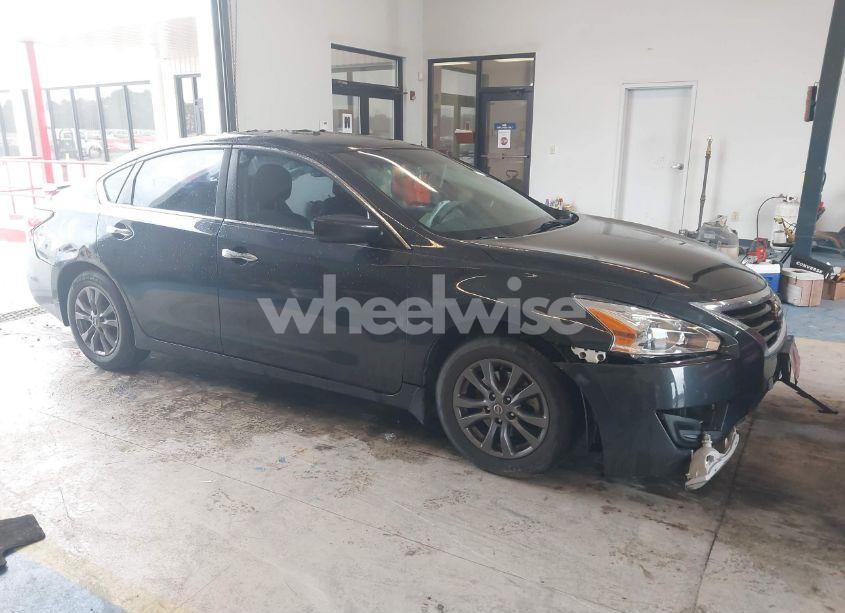 2015 Nissan Altima 2.5 S (VIN 1N4AL3AP8FN403878) main photo