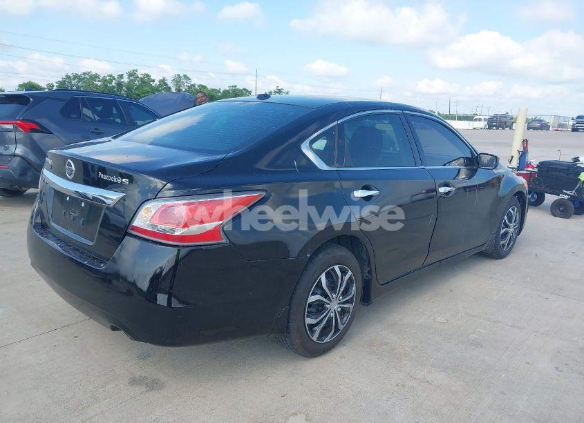 Photo 4 of 2015 Nissan Altima 2.5 S (VIN 1N4AL3AP8FN862974)