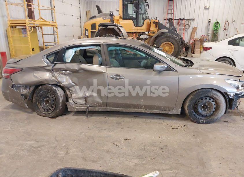 Photo 13 of 2015 Nissan Altima 2.5/2.5 S/2.5 SL/2.5 SV (VIN 1N4AL3AP8FN883128)