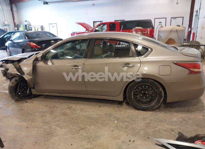 Photo 14 of 2015 Nissan Altima 2.5/2.5 S/2.5 SL/2.5 SV (VIN 1N4AL3AP8FN883128)